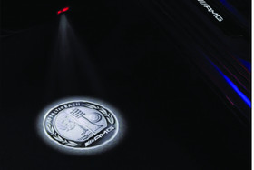 مرسدس‌بنز از فناوری نورپردازی لوگو رونمایی کرد