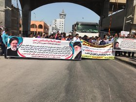 اعتراض واردکنندگان خودرو در مقابل گمرک بوشهر