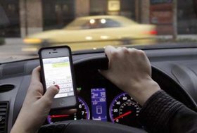 نیم‌ میلیون جریمه برای استفاده رانندگان از تلفن‌ همراه در تهران