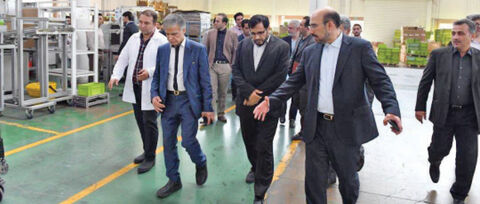 بازدید  محمدرضا نجفی، رئیس هیات تحقیق‎وتفحص مجلس از صنعت خودرو از شرکت (استام‎صنعت»