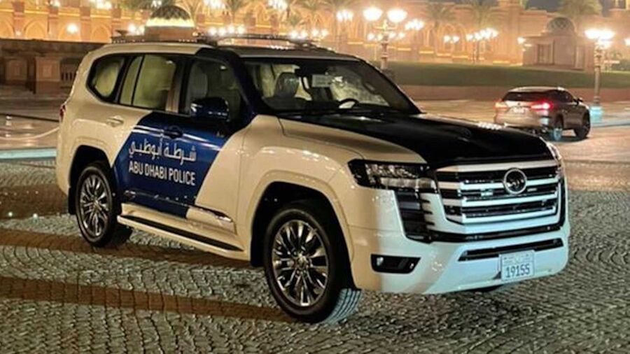 تویوتا لندکروز 2022 به‌ ناوگان پلیس دوبی پیوست

