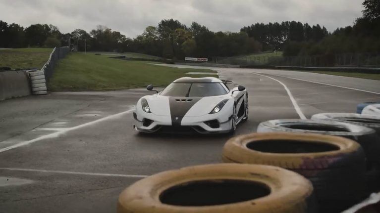 تلاشهای کونیگزگ رگرا برای نمایش تواناییها در پیست