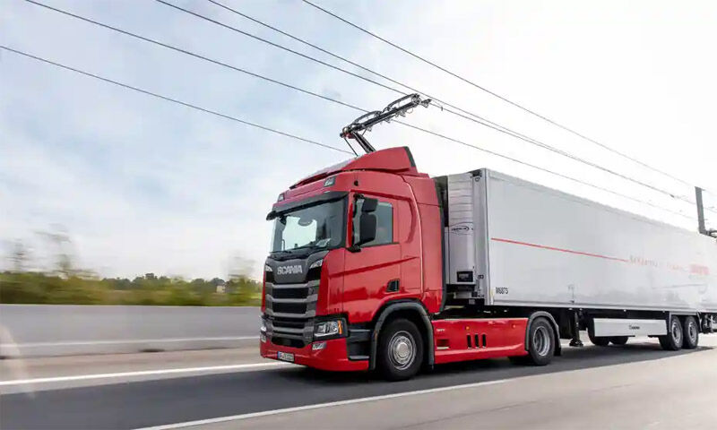 کابل شارژ کامیون برقی در بزرگراه های آلمان نصب شده است
