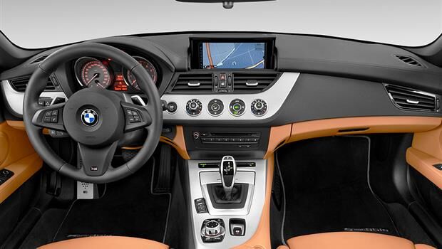 مقایسه بامو سری 2 کوپه با بامو Z4 کارکرده در محدوده 2 میلیارد و 600 میلیونتومان