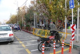 احداث محل‌ های ویژه برای توقف و پارک موتورسیکلت‌ ها 