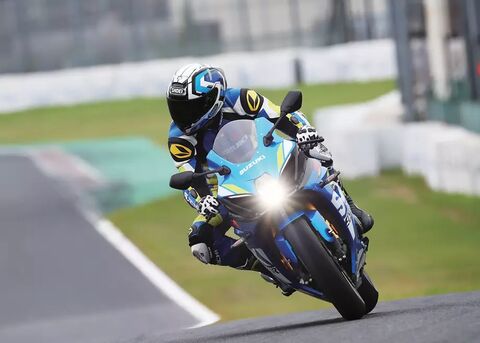 سواری با بهترین ۱۲۵ سی سی جهان سوزوکی GSX-R۱۲۵