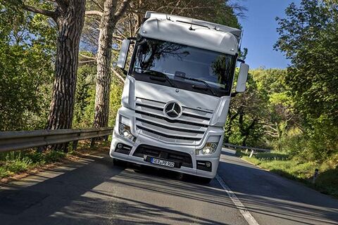 چـالـش کامیـون داران در انتخـاب تـایـر کامیون