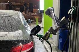 حضور رباتها در جایگاههای سوخترسانی ربات