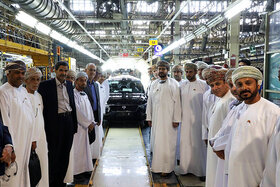 ابراز شگفتی وزیر صنعت عمان از پیشرفت‌ های ایران‌ خودرو