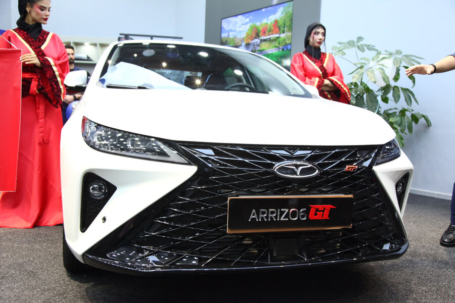 افتتاح نمایندگی فونیکس گروه خودرویی «ستوده» همراه با رونمایی از آریزو۶ جی‌تی