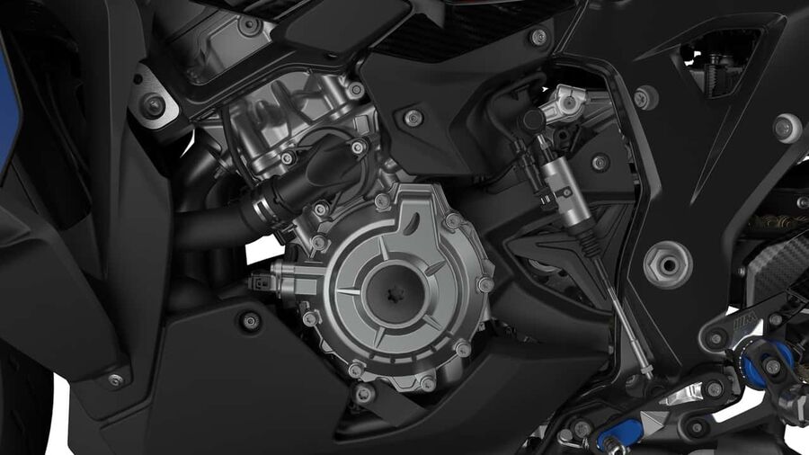 با M1000 XR به مصاف جادهها و خیابانها بروید
