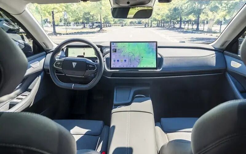 دیپال SL۰۳؛ تنها فستبک اسپرت هیبریدی ایران