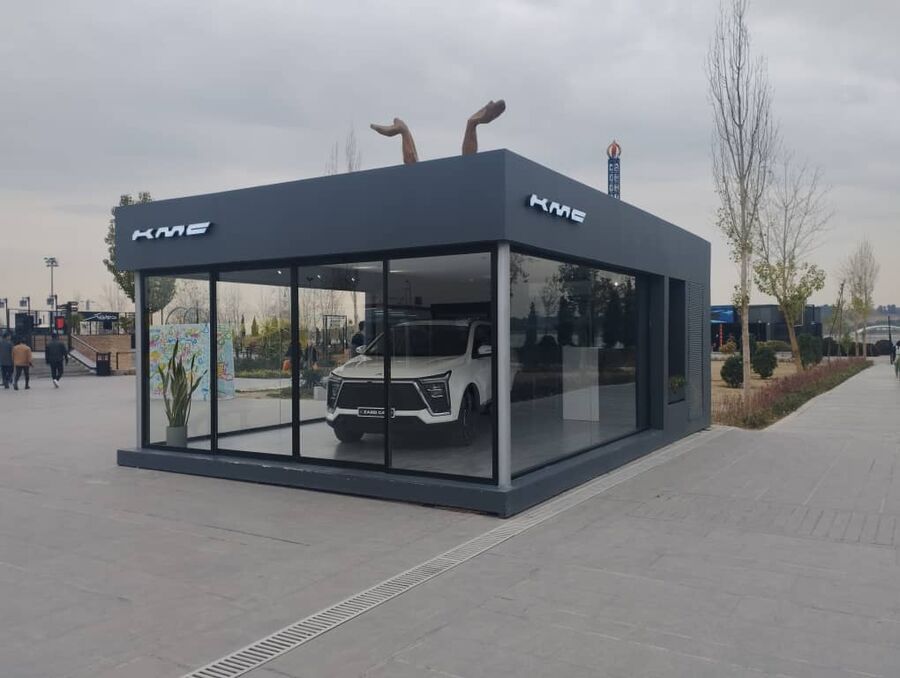 نمایش KMC X۵ در ضیافت کرمانموتور