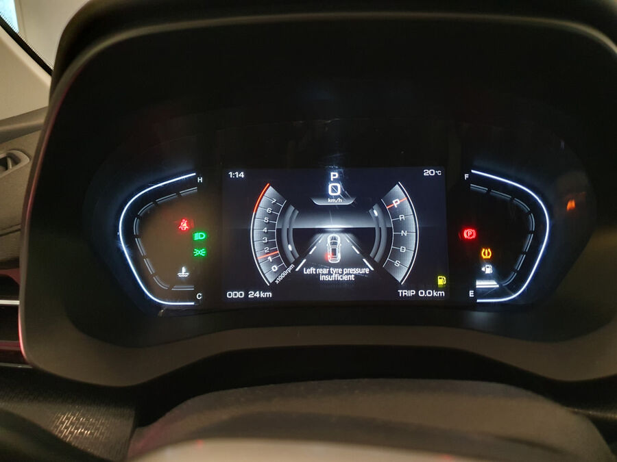 نمایش KMC X۵ در ضیافت کرمانموتور