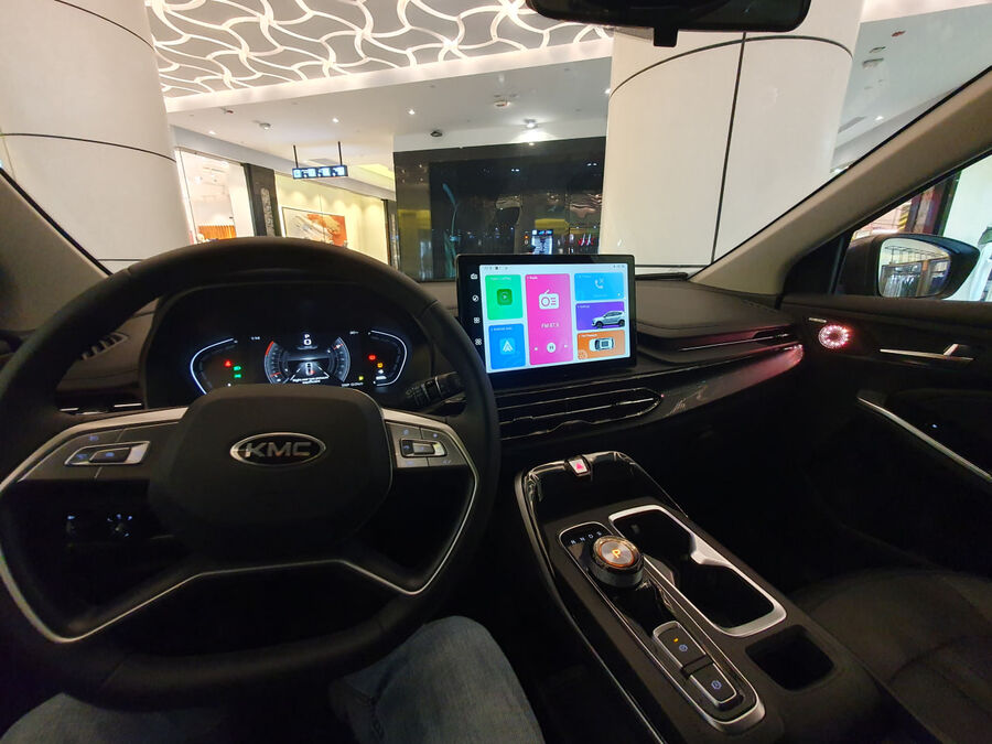 نمایش KMC X۵ در ضیافت کرمانموتور