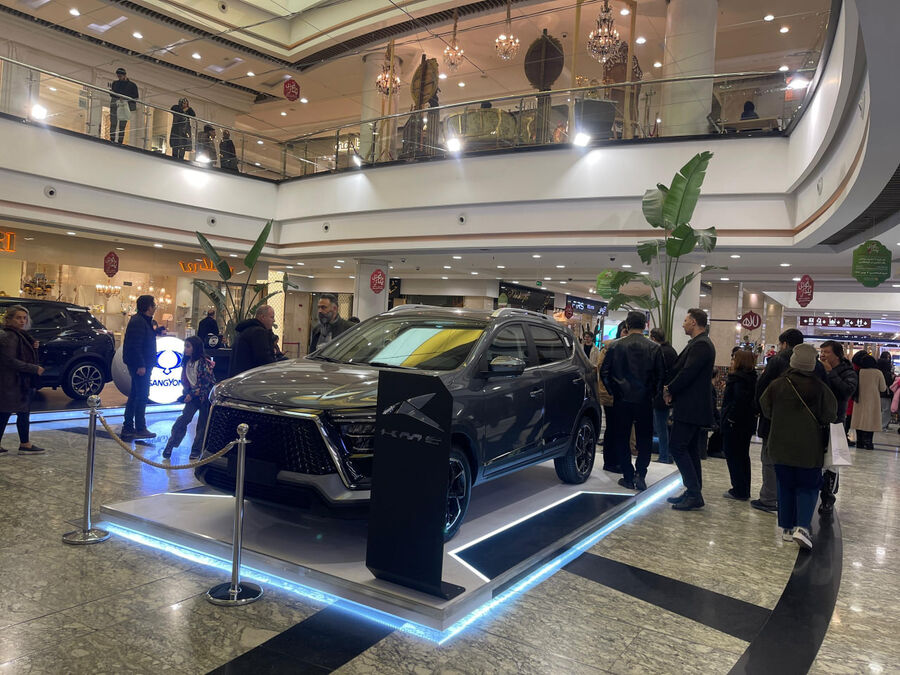 نمایش KMC X۵ در ضیافت کرمانموتور