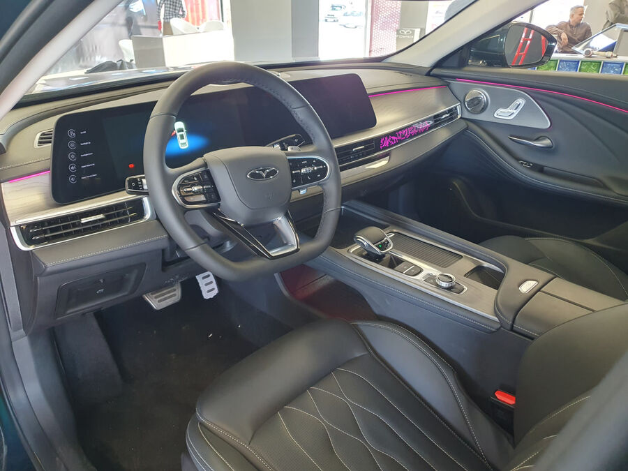 آریزو ۸؛ لوکسترین سدان بزرگ چینی