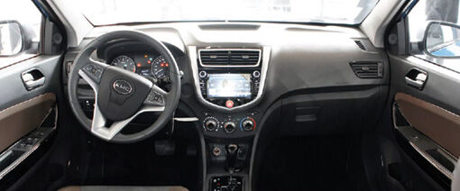 رونمایی از نسخه نهایی سدان ملی «ایگل» در نمایشگاه تهران