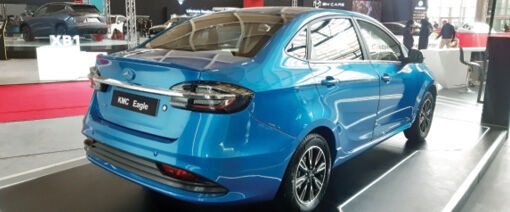 رونمایی از نسخه نهایی سدان ملی «ایگل» در نمایشگاه تهران