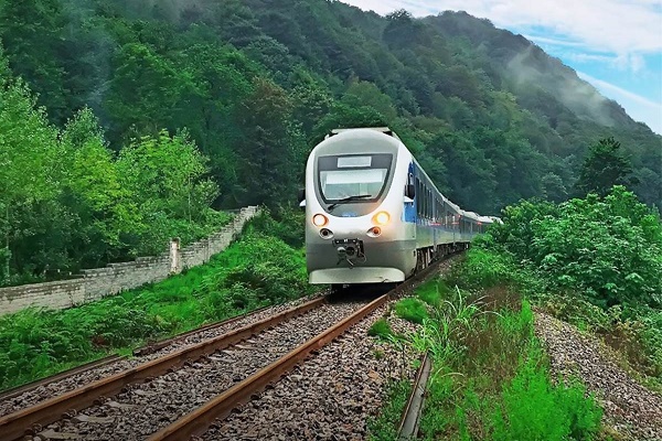 نحوه خرید بلیط قطار رشت به مشهد و لذتبردن از مناظر زیبای این مسیر