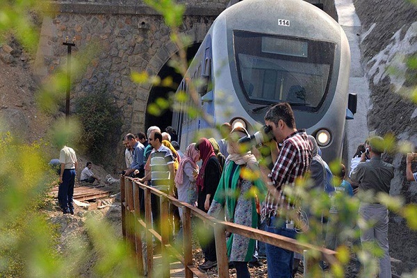 نحوه خرید بلیط قطار رشت به مشهد و لذتبردن از مناظر زیبای این مسیر