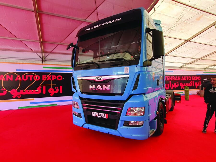 صفآرایی خودروهای کاروتجاری در پنجمین اتو اکسپو تهران