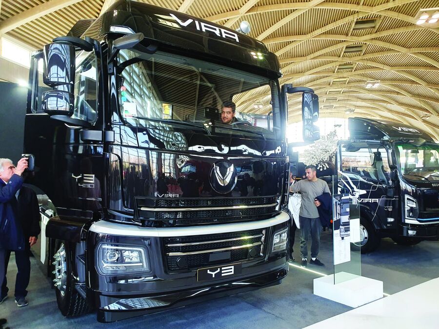 صفآرایی خودروهای کاروتجاری در پنجمین اتو اکسپو تهران