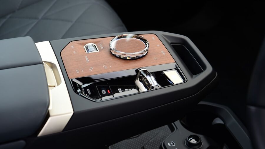 سنگ تمام بامو در دنیای بی صداها