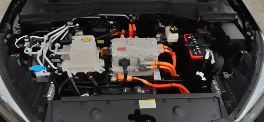 «KMC e-Taxi»؛ نمایش قدرت و شتاب بالا بدون دود و صدا