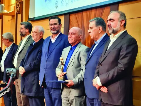 شرکت «لنت پارس» برای سومین سال متوالی تولیدکننده برتر کشور شد شرکت لنت پارس