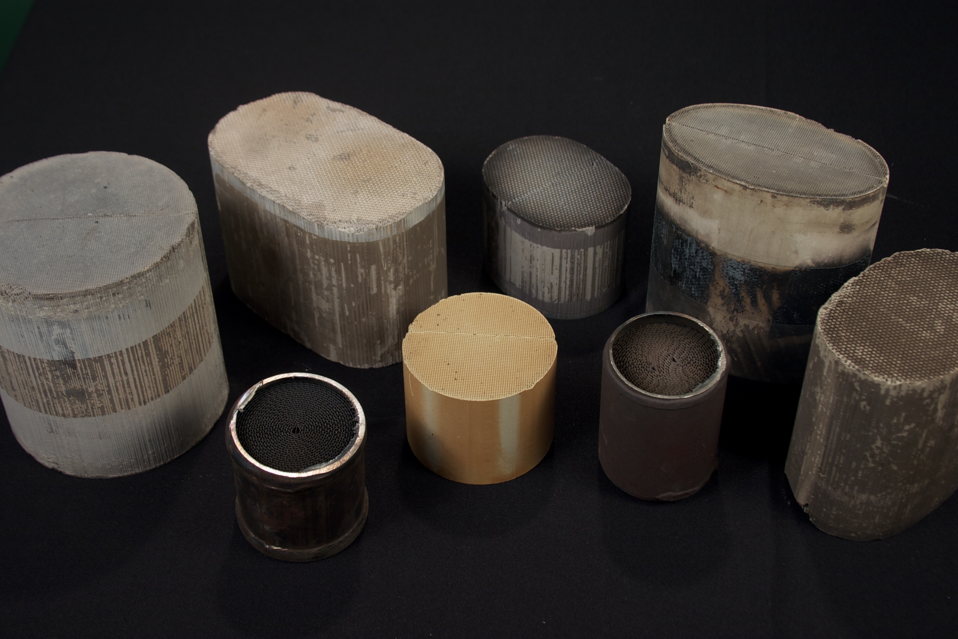 مواد تشکیل دهنده کاتالیزور