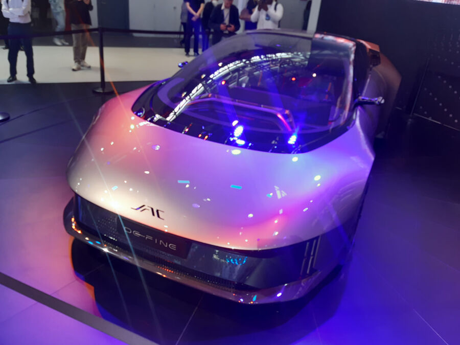 همآوردی JAC با خودروسازان بزرگ جهان در اتو اکسپو پکن ۲۰۲۴