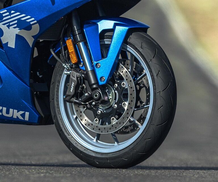 GSX-۸R؛ تجربه هیجان به سبک ساموراییها