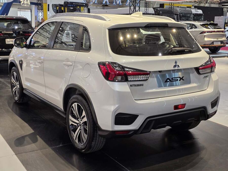 جشنواره رونماییهای «گروه آرین» در نمایشگاه خودرو شیراز