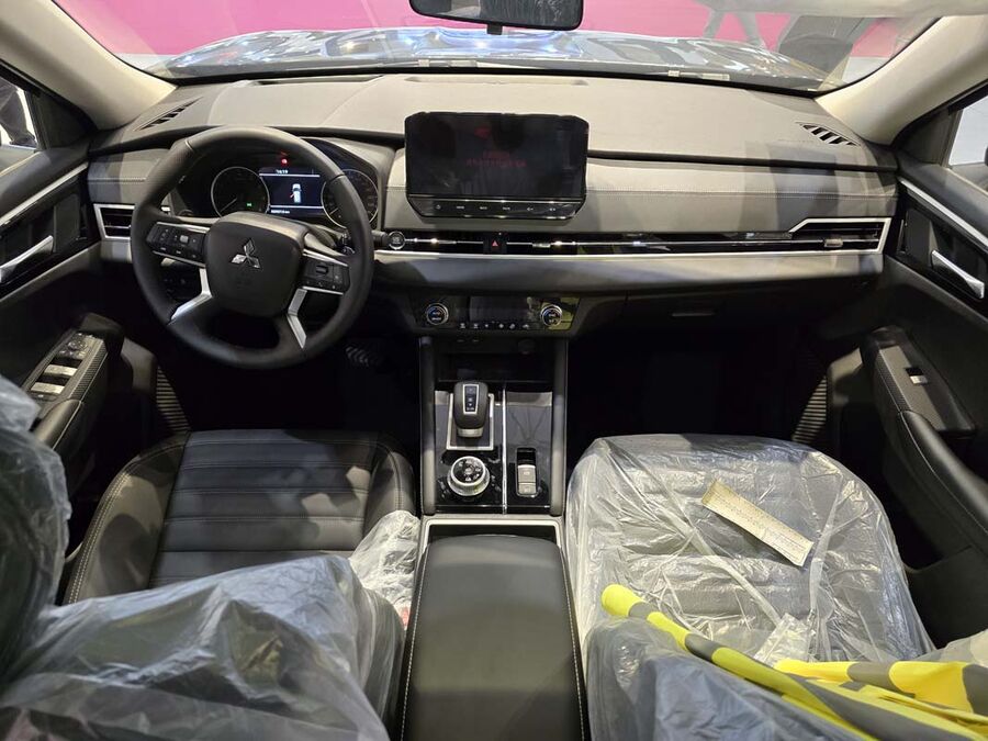 جشنواره رونماییهای «گروه آرین» در نمایشگاه خودرو شیراز