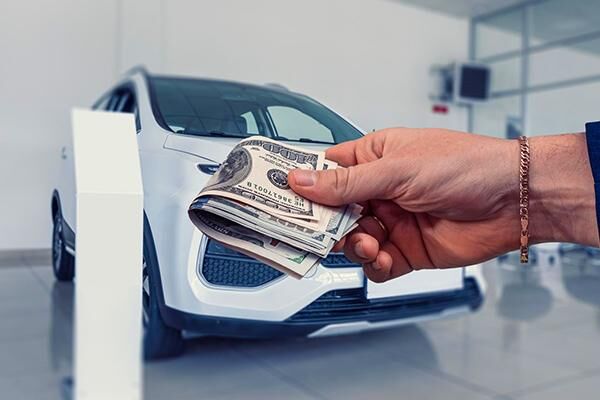 نحوه پرداخت پول در معاملات خودرو چگونه است؟ ۳ نکته مهم!