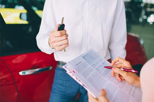 نحوه پرداخت پول در معاملات خودرو چگونه است؟ ۳ نکته مهم!