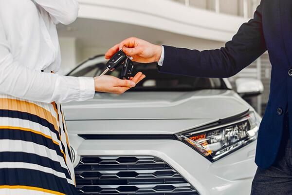 نحوه پرداخت پول در معاملات خودرو چگونه است؟ ۳ نکته مهم!