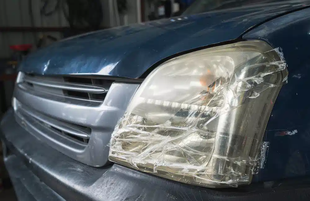 معرفی بهترین چسب ها برای طلق چراغ ماشین+راهنمای انتخاب