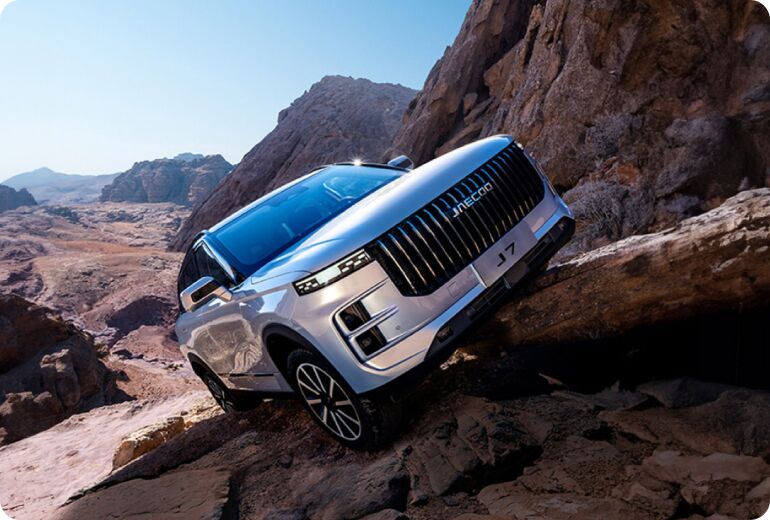 لوکانو ۷؛ طراحی جعبهای، آفرودی و لوکس