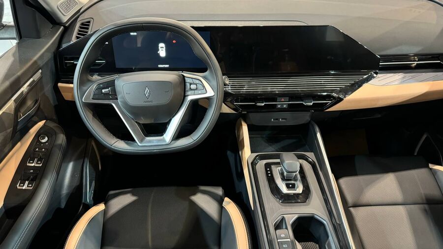 «SR۵» و «CR۶»؛ نوبرانههای «KMC» در اتو اکسپو مشهد