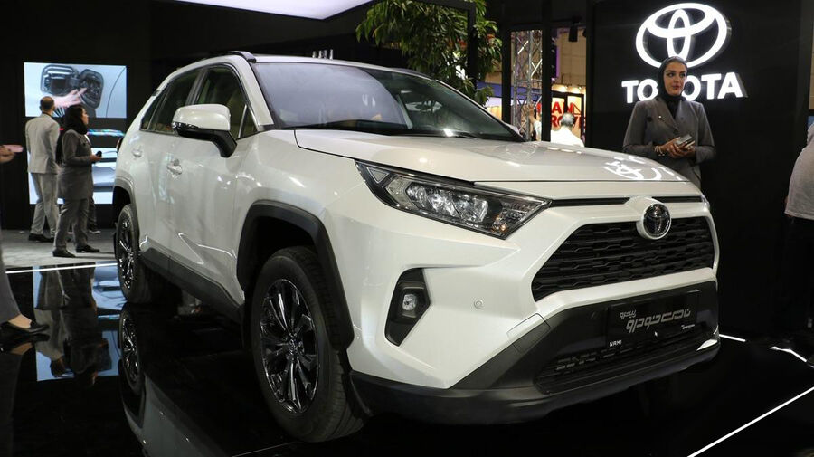 رونمایی نامیخودرو از محصولات نیسان و تویوتا در نمایشگاه مشهد