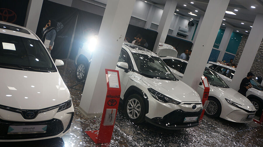 رونمایی از تویوتا «فرانت لندر» در نمایندگی «نگین تندیس الماس»