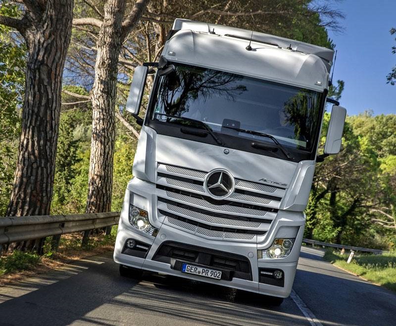 تکنولوژی های پیشرفته در ماشین سنگین بنز