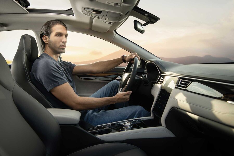 عرضه تیپ جدید خودرو برقی کرمان موتور