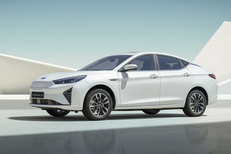 عرضه تیپ جدید خودرو برقی کرمان موتور