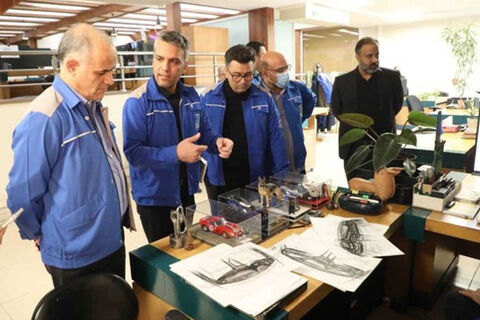 تاکید مدیرعامل «ایران خودرو» بر نگاه آینده نگر در طراحی محصولات بازدید مدیرعامل ایران خودرو از مرکز تحقیقات