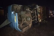 نقص فنی مستمر؛ عامل واژگونی اتوبوس حامل دانش‌ آموزان کرمانی منبع سایت دنیای خودرو