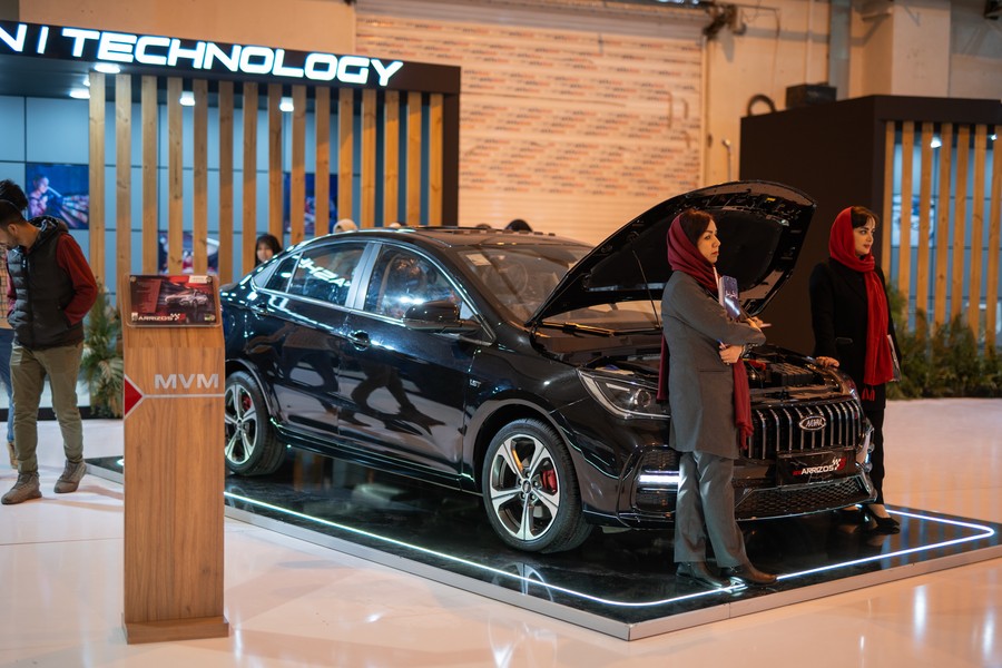 امویام در نمایشگاه کرمان؛ آغازی فصلی جدید با ایکس ۷۷