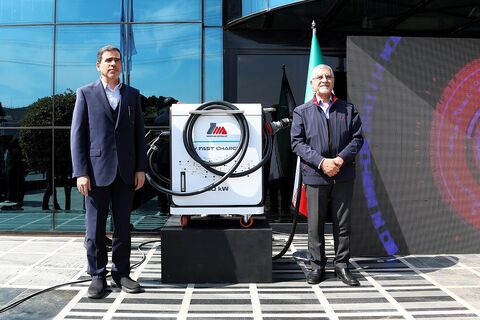 رونمایی از سه شارژر پیشرفته مپنا در جهت توسعه زیرساختهای خودروهای برقی  نشست خبری گروه مپنا با موضوع «توسعه شبکه شارژ خودروهای برقی»